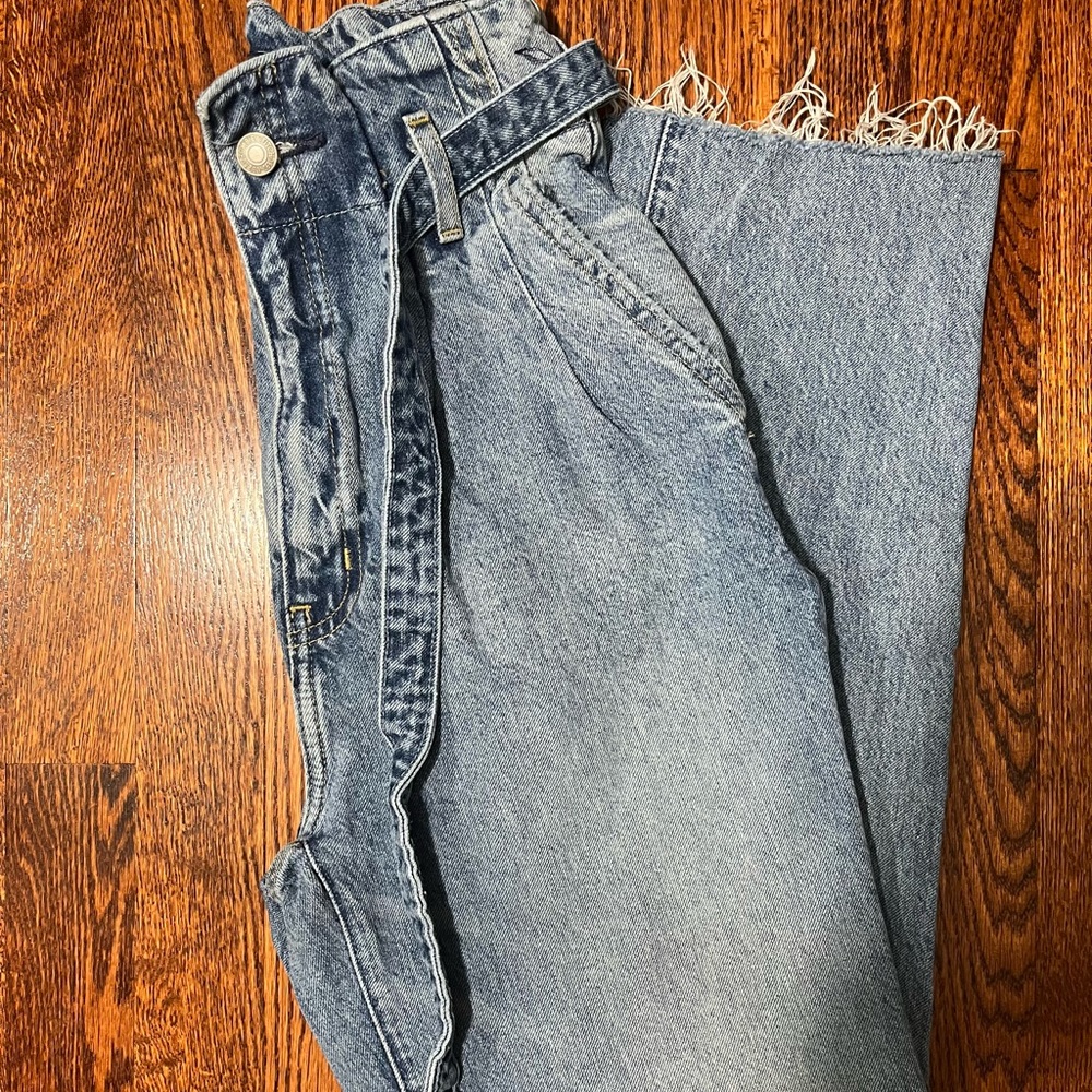 A&F light wash mom jeans with removable jean belt.